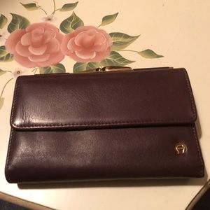 Etienne bi fold leather burgundy wallet
